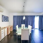 The Essence - Sea View 9 *