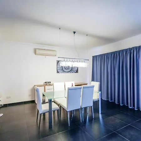 The Essence - Sea View 9 شقة *