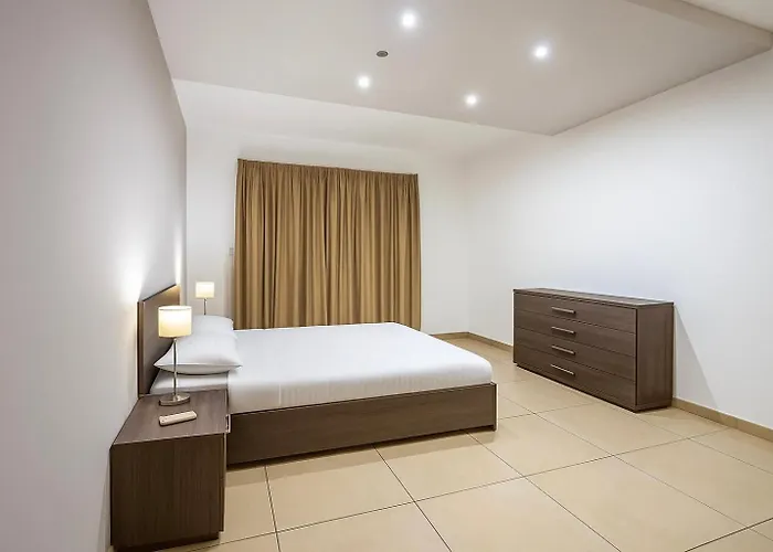 Exclusive Front Sea View 3-bdr With Pool Sv 9 דירה *